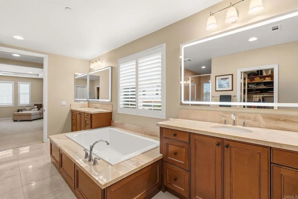 https://cdn.realtyfeed.com/cdn/127/306753211/8d118cf19db28b1bdb5895c790ef9d19.webp