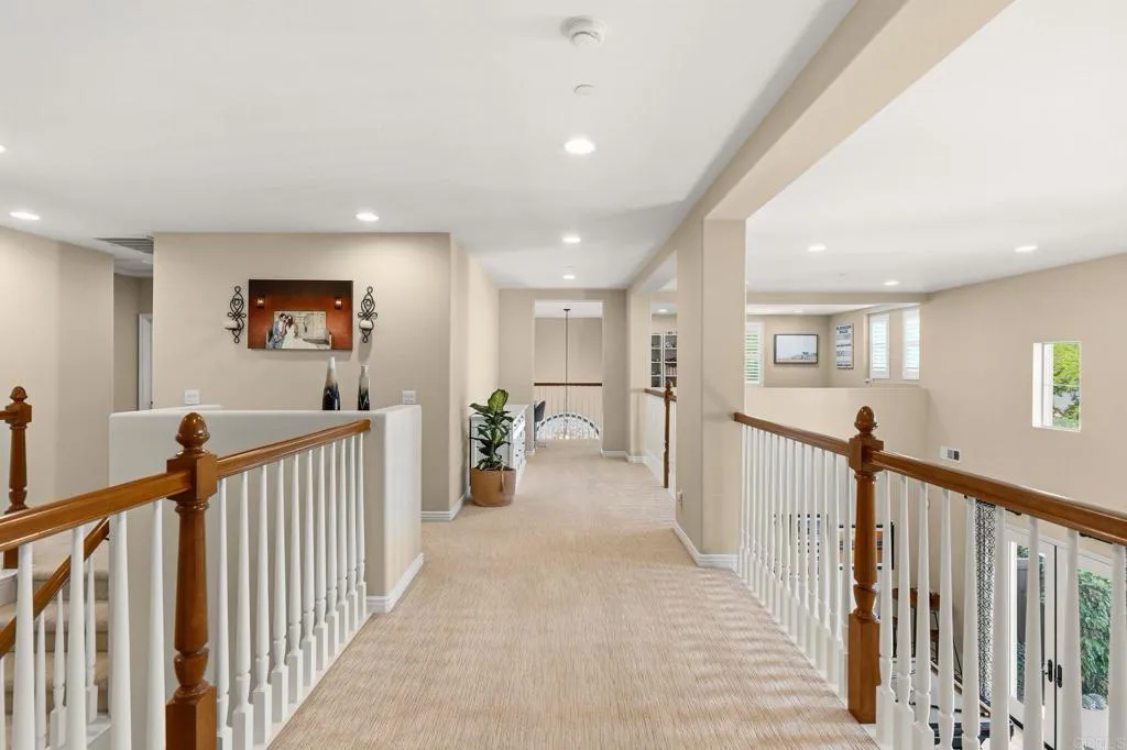https://cdn.realtyfeed.com/cdn/127/306753211/990f51fef93f9c2776cec3a6483db5a3.webp