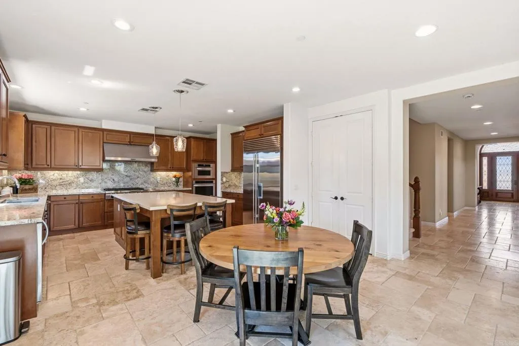 https://cdn.realtyfeed.com/cdn/127/306753211/bd4a09fa5f4738625f69f277a8403423.webp