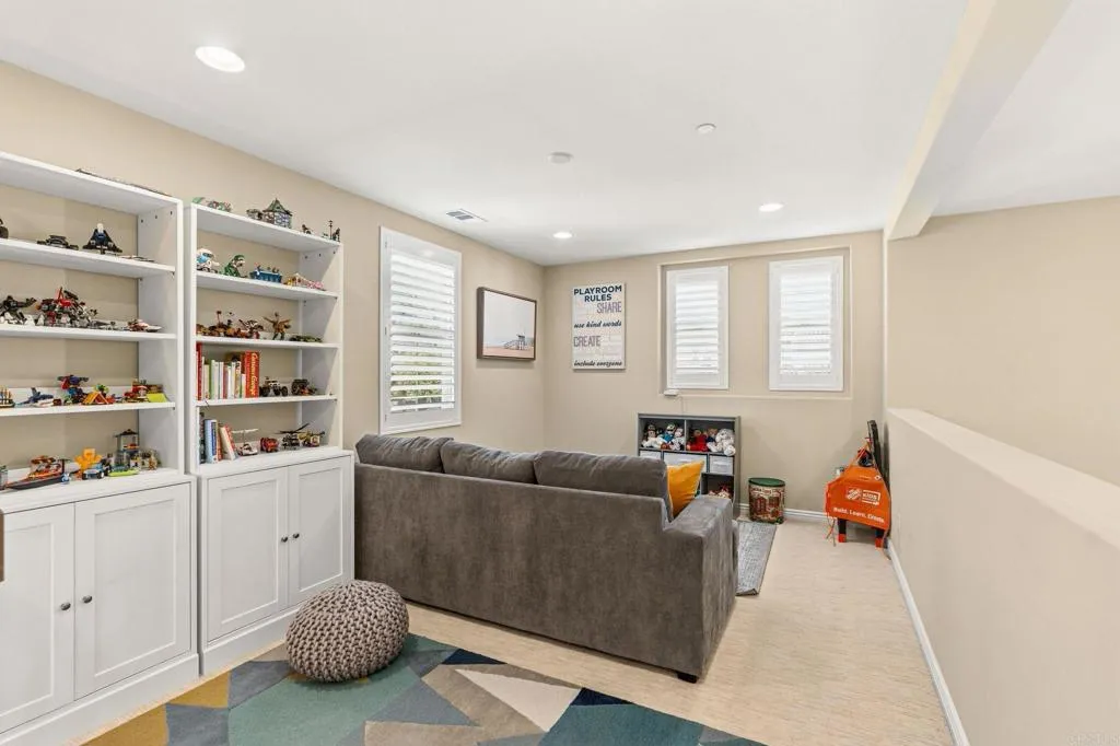 https://cdn.realtyfeed.com/cdn/127/306753211/c413696aff31cbb260026550045ec5b1.webp