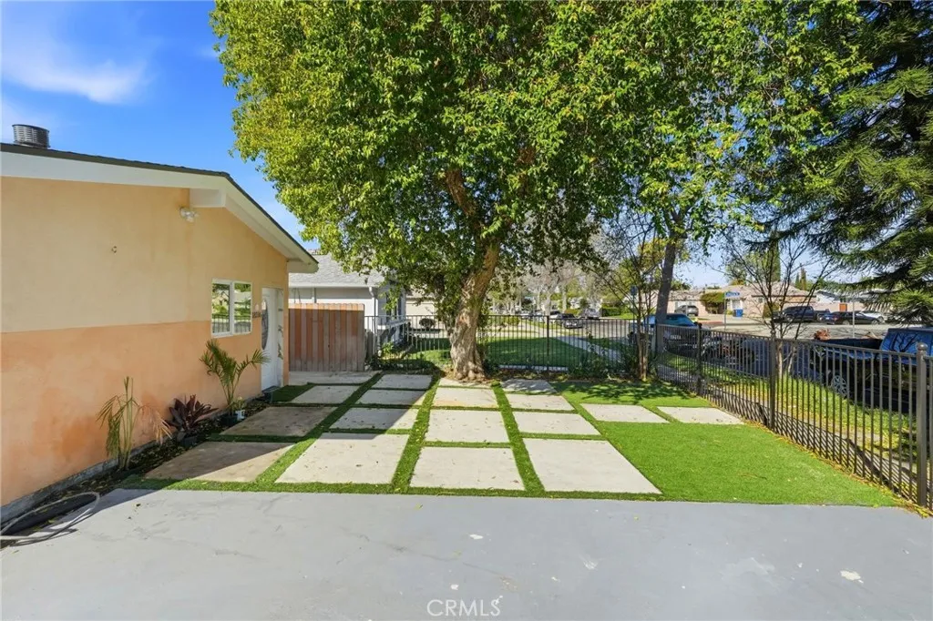 18114 Schoenborn, Northridge, CA 91325 - Photo 4 of 50, Northridge, CA