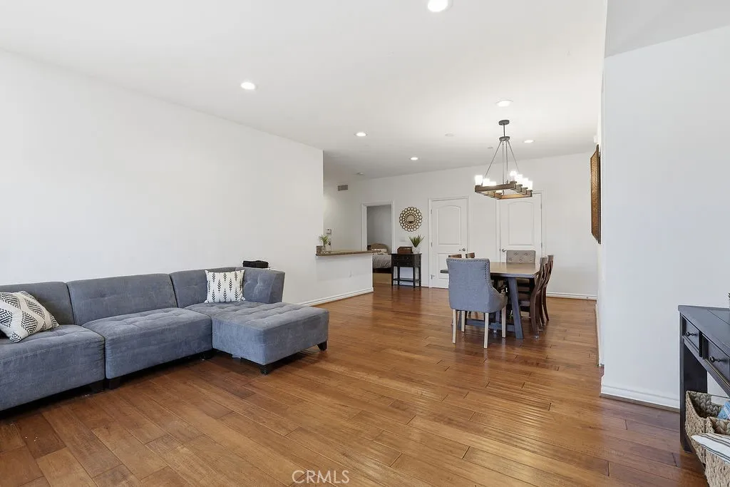 11504 Moorpark Street Unit 203, Studio City, CA 91602 - Photo 3 of 35, Studio City, CA