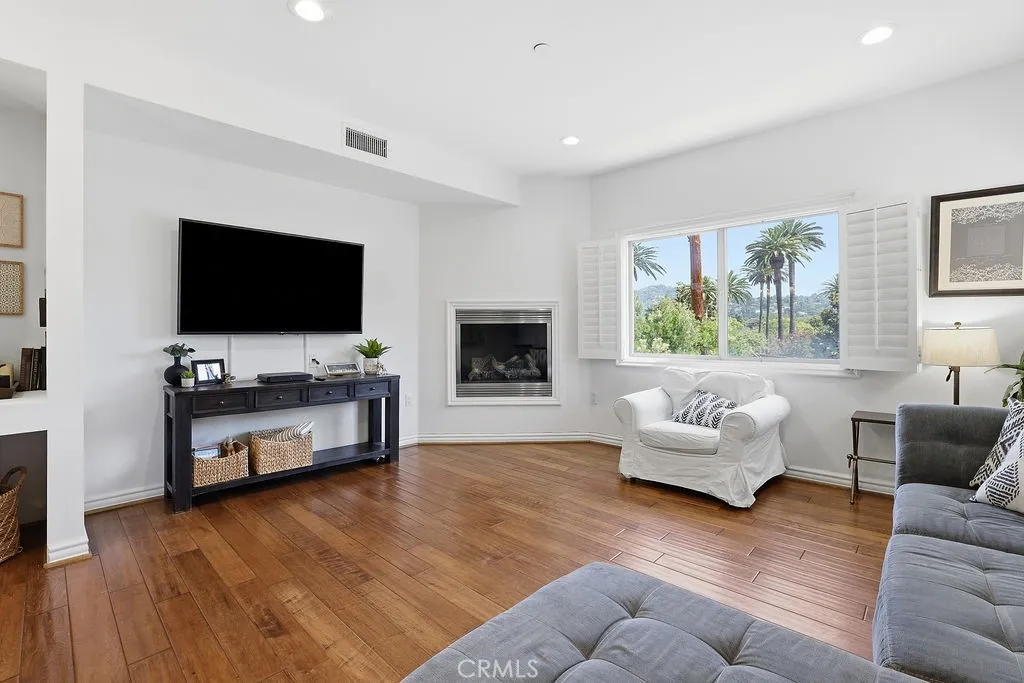 11504 Moorpark Street Unit 203, Studio City, CA 91602 - Photo 2 of 35, Studio City, CA