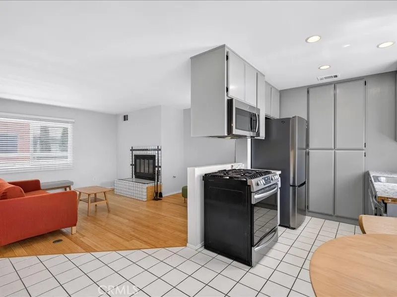 1418 E Florida Street Unit 2, Long Beach, CA 90802 - Photo 5 of 30, Long Beach, CA