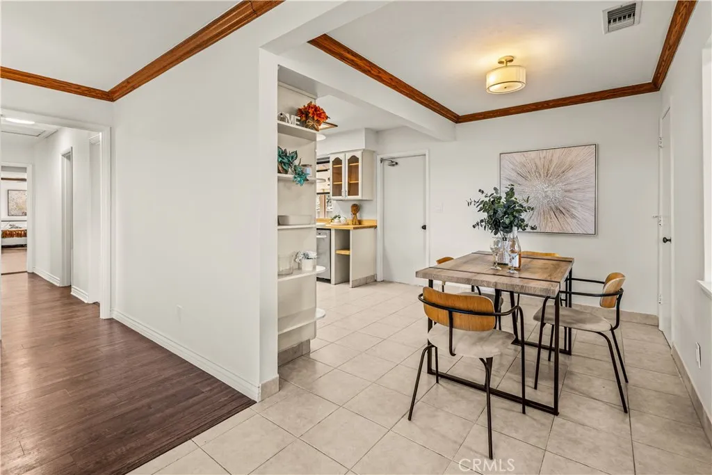 https://cdn.realtyfeed.com/cdn/127/306753302/23bd7379b6d57772e3a79a0184ba38bd.webp