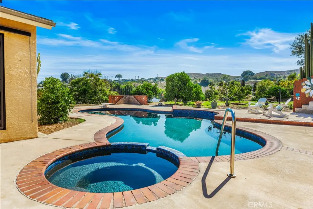 https://cdn.realtyfeed.com/cdn/127/306753302/254d05b0830d828e8c457302b14e8337.webp