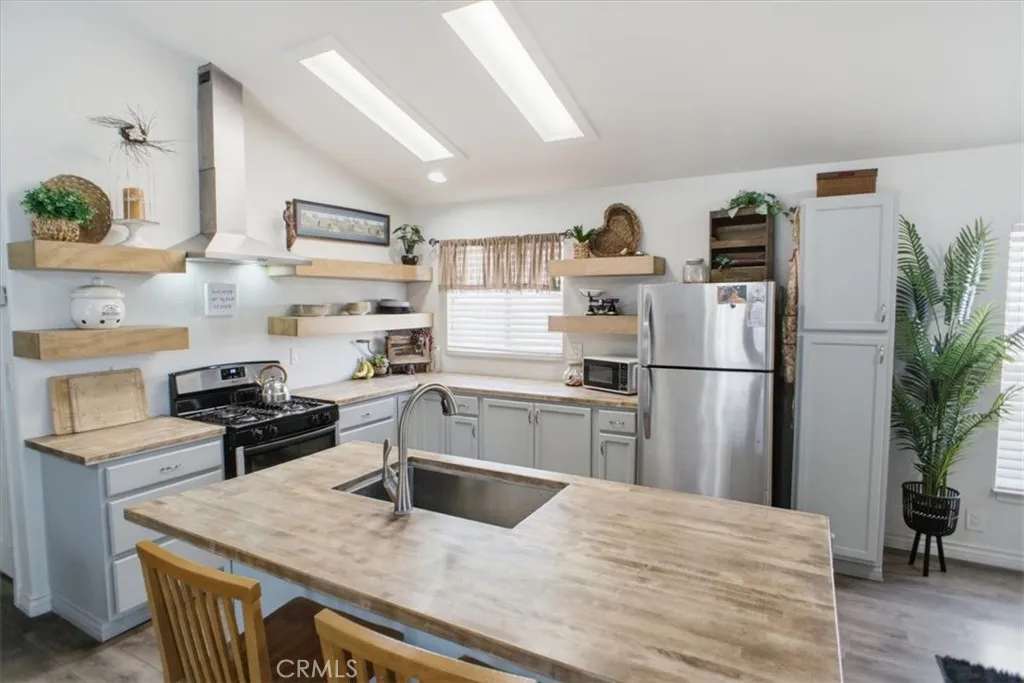 20147 Edgewater Drive, Canyon Country, CA 91351 - Photo 5 of 25, Canyon Country, CA
