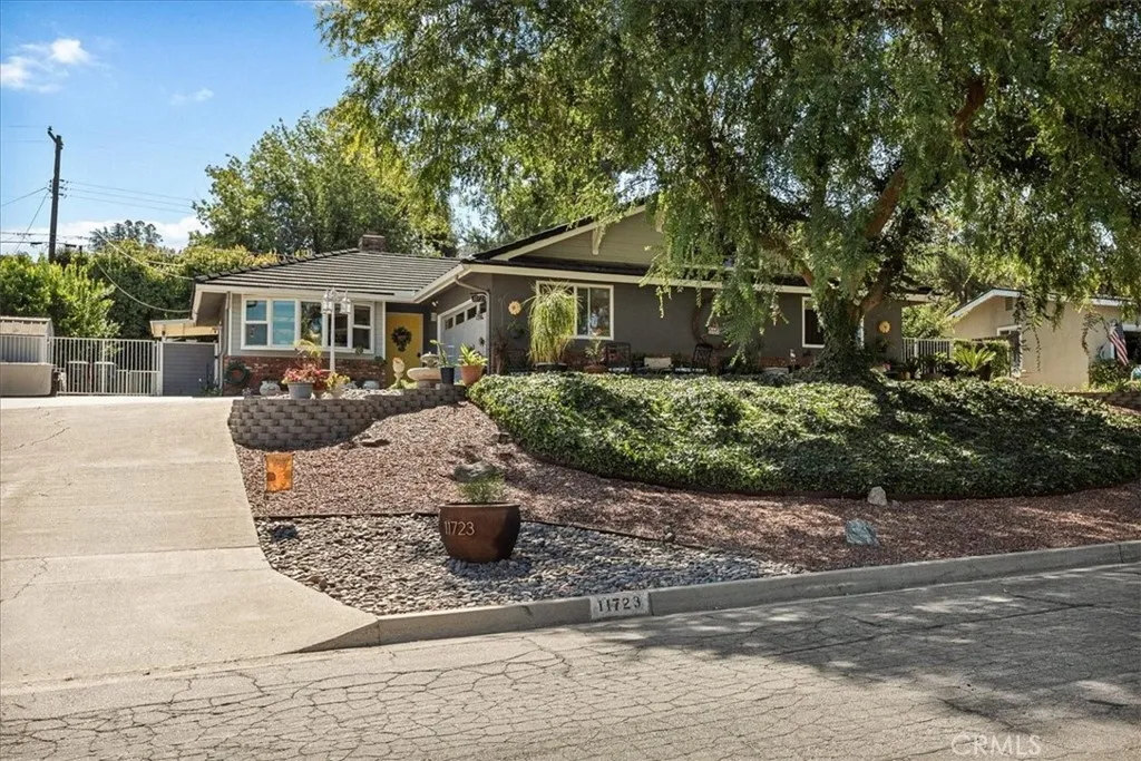 11723 Holmes, Yucaipa, CA 92399 - Photo 5 of 41, Yucaipa, CA