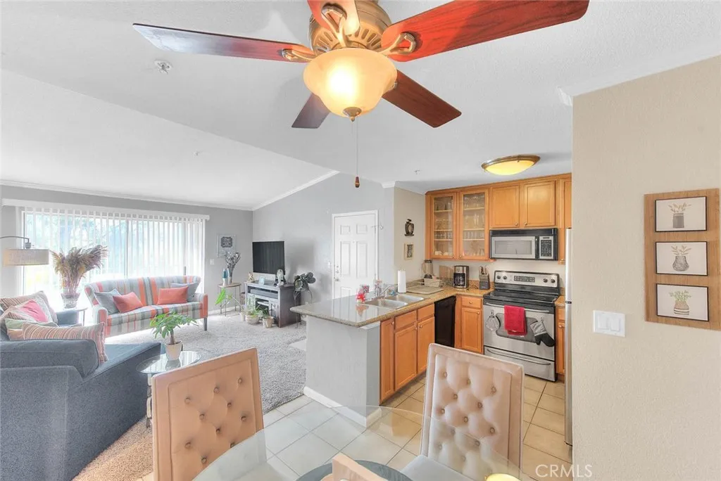 1023 Vista Del Cerro Unit 302, Corona, CA 92879 - Photo 3 of 42, Corona, CA