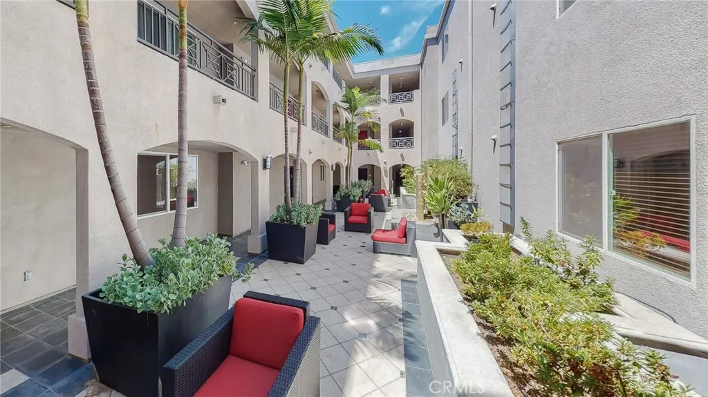 4424 Whitsett Avenue Unit 206, Studio City, CA 91604 - Photo 5 of 49, Studio City, CA