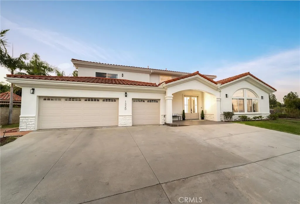 1320 N Raymond, Fullerton, CA 92831 - Main photo, Fullerton, CA