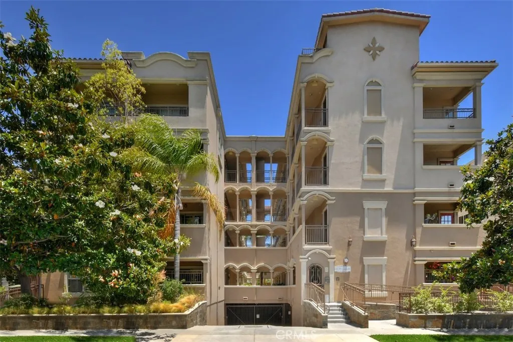 432 S Willaman Drive Unit 401, Los Angeles, CA 90048 - Main photo, Los Angeles, CA