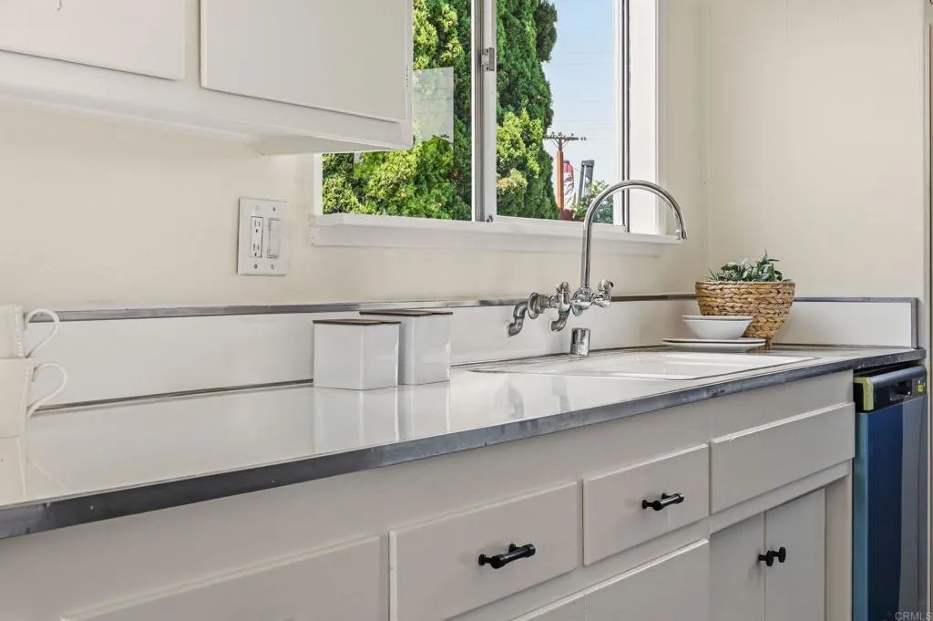 https://cdn.realtyfeed.com/cdn/127/306753420/16c8c1fa302d61f537c7d0b065ea326b.webp