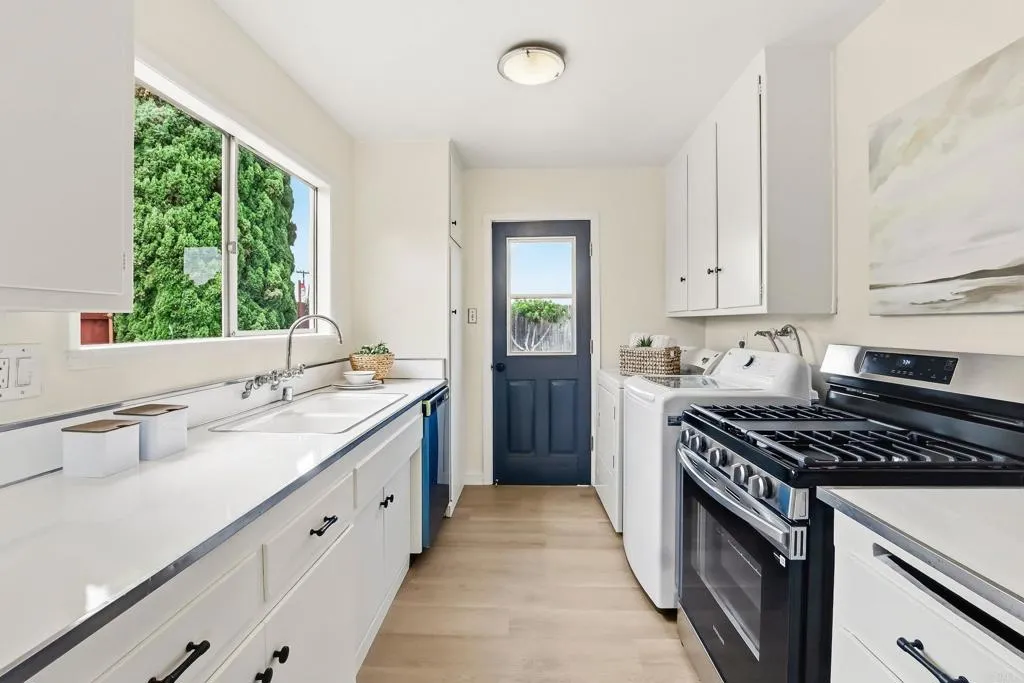 https://cdn.realtyfeed.com/cdn/127/306753420/9a34bf523271f40cc049ace51850c132.webp
