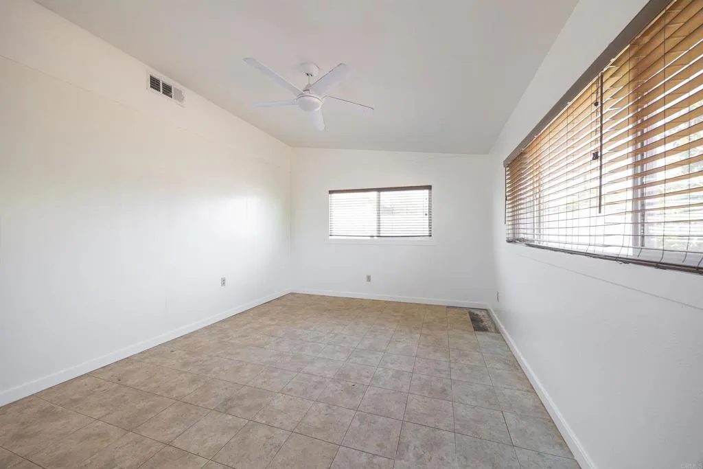 https://cdn.realtyfeed.com/cdn/127/306753422/a89f7dd7f2deb2e8f0a4df238184366f.webp
