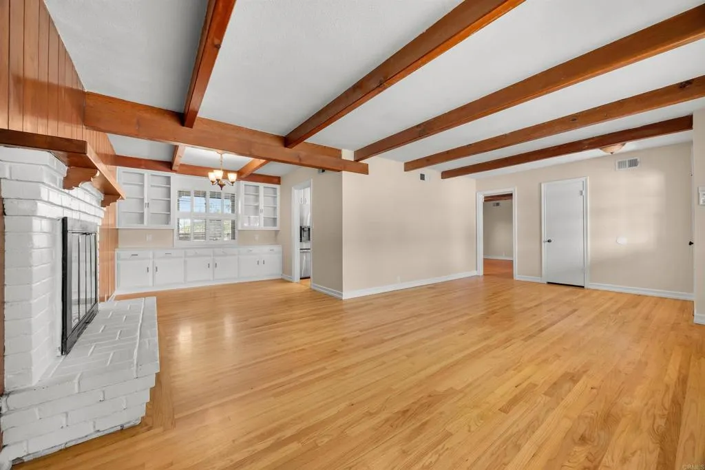 https://cdn.realtyfeed.com/cdn/127/306753422/b0c374e79ae31d2c4d42672c55f3020e.webp