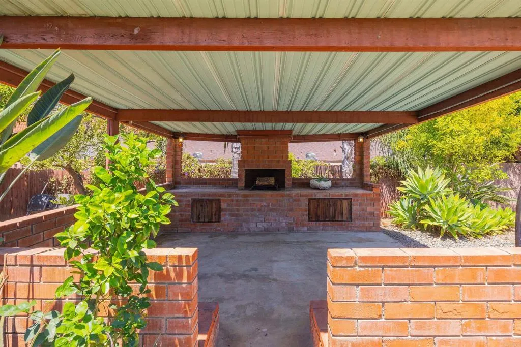 https://cdn.realtyfeed.com/cdn/127/306753422/c47e3a4688024d3ae01c8e44a629ee37.webp