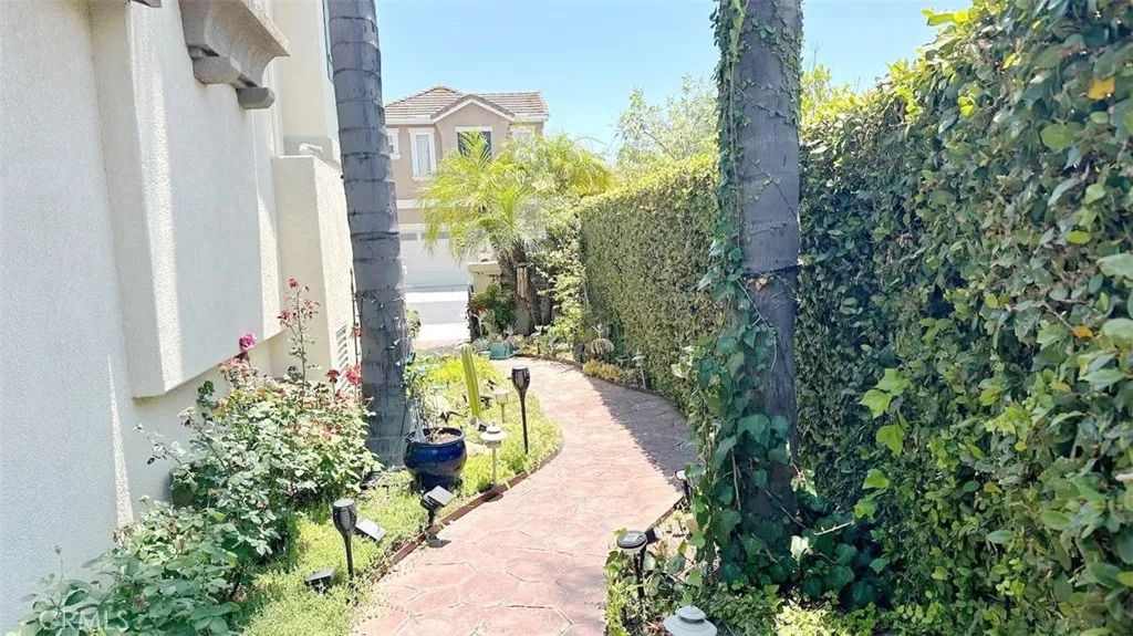 https://cdn.realtyfeed.com/cdn/127/306753433/1250a8a2e842f19cd7d86d9bb207dc38.webp