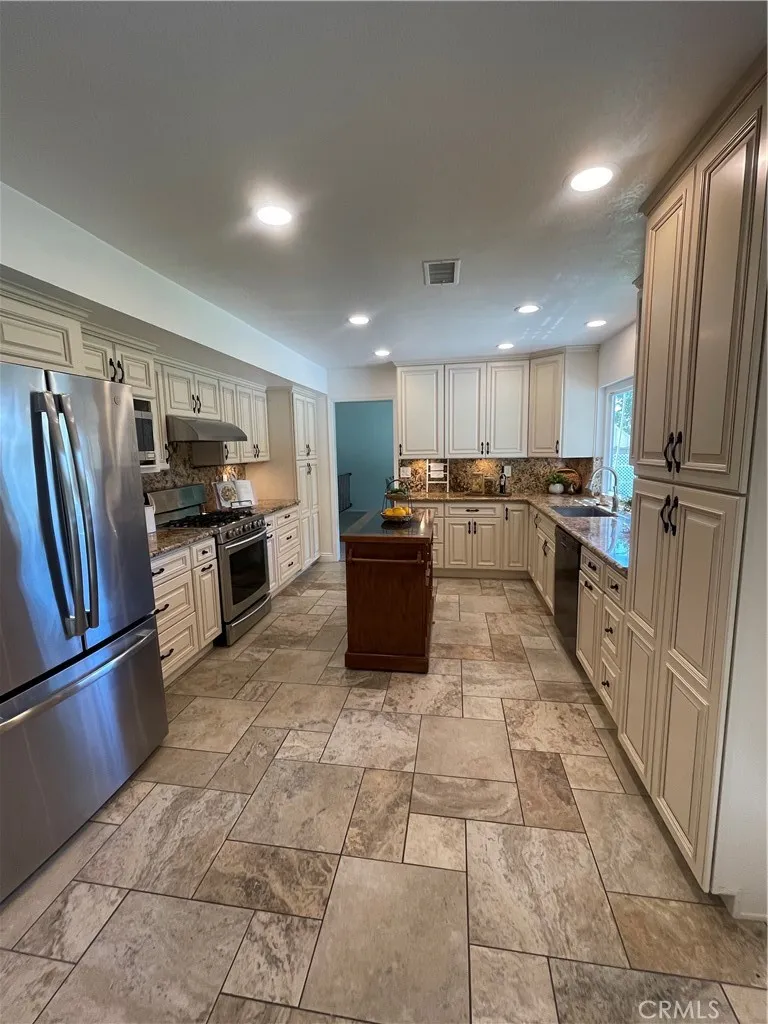 13306 Noble, Chino, CA 91710 - Photo 5 of 8, Chino, CA