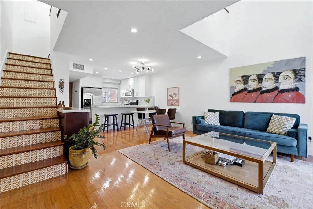 10926 Bluffside, Studio City, CA 91604 - Main photo, Studio City, CA