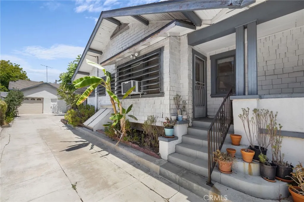 6111 Hillandale Dr, Los Angeles, CA 90042 - Photo 3 of 17, Los Angeles, CA