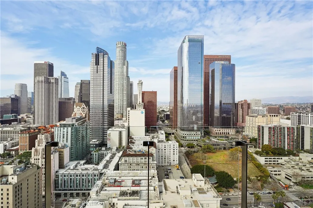 400 S Broadway, Los Angeles, CA 90013 - Main photo, Los Angeles, CA