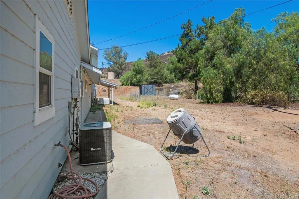 https://cdn.realtyfeed.com/cdn/127/306753516/695afb13244ae409436c10b63cea54b2.webp