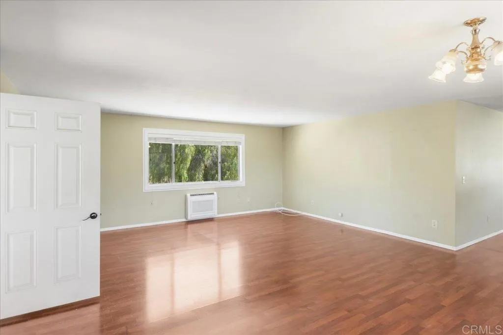 https://cdn.realtyfeed.com/cdn/127/306753516/6cc78f95897beb9aa35f399b1430d7a3.webp