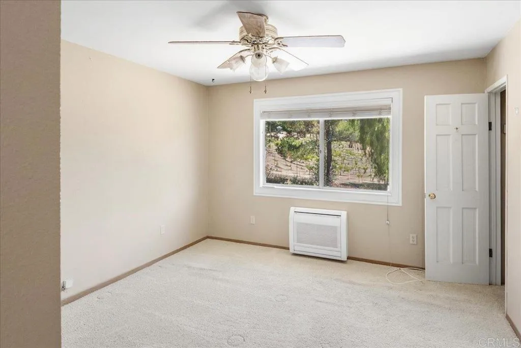 https://cdn.realtyfeed.com/cdn/127/306753516/6ec2877e811f0e7c882bc5725ecf2314.webp
