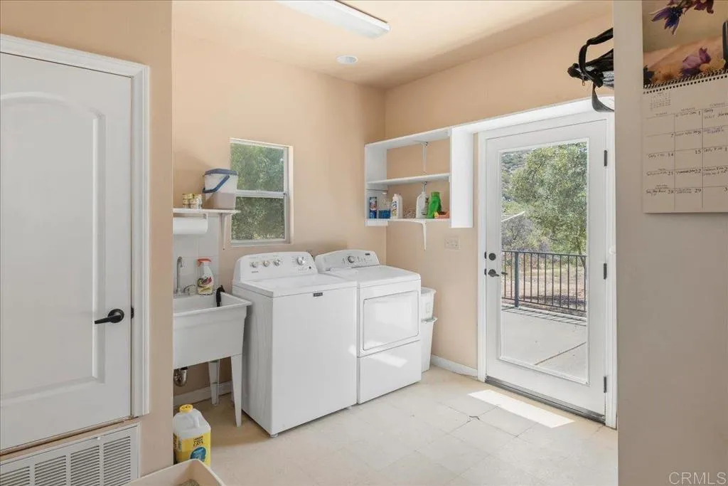 https://cdn.realtyfeed.com/cdn/127/306753516/81efa688c7a35960c65ca8682c9d1a46.webp