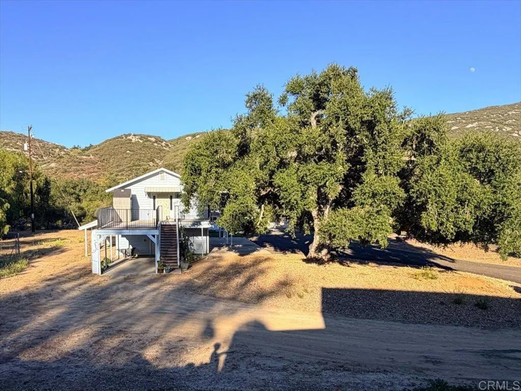 https://cdn.realtyfeed.com/cdn/127/306753516/e4cb3eeb4041947ebf39d4aa0d2198b3.webp