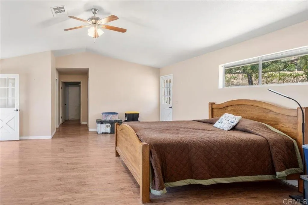 https://cdn.realtyfeed.com/cdn/127/306753516/ee15489c60b687f83dfd939f0206f095.webp