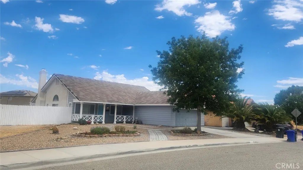 15430 Amber Pointe, Victorville, CA 92394 - Photo 3 of 39, Victorville, CA