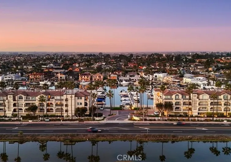 4167 Warner Unit 301, Huntington Beach, CA 92649 - Main photo, Huntington Beach, CA