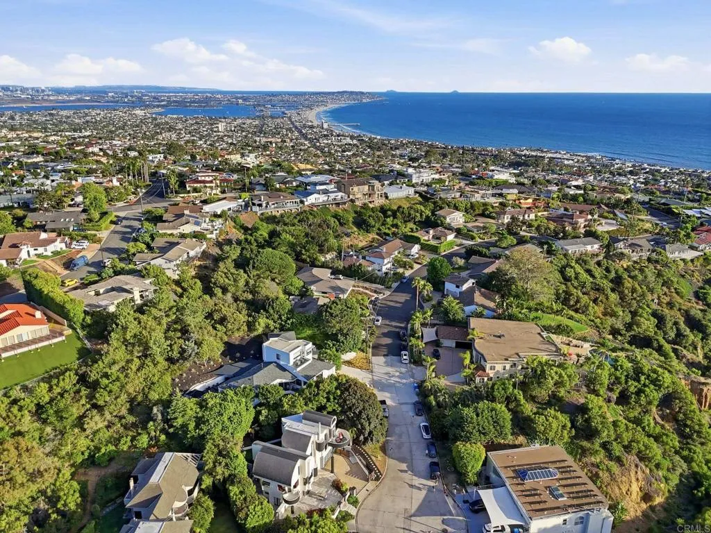https://cdn.realtyfeed.com/cdn/127/306753544/814f0f221a89bd40de3eb9accae25e96.webp