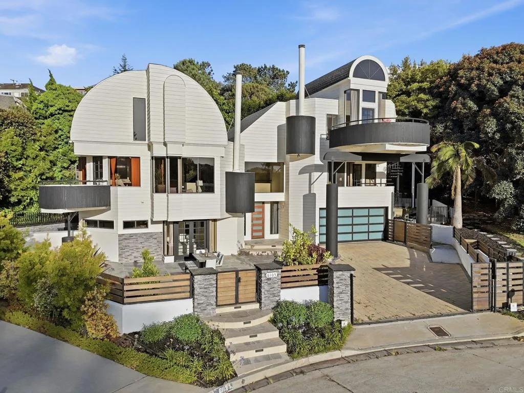 https://cdn.realtyfeed.com/cdn/127/306753544/9cfcbdf8ab4243cecb2c9ee02bdbffc9.webp