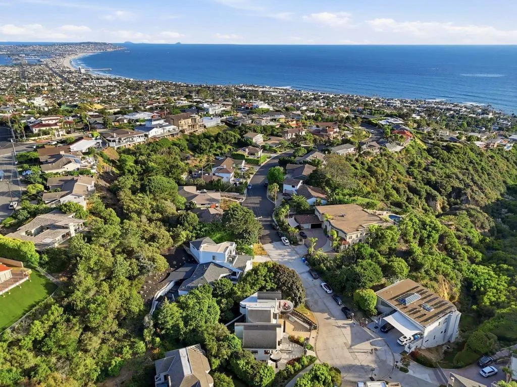 https://cdn.realtyfeed.com/cdn/127/306753544/d75fdbdf59dc8303d7b0d14366e51be5.webp
