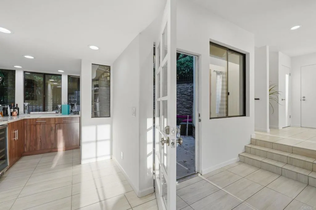 https://cdn.realtyfeed.com/cdn/127/306753544/f45d306504f84442632796c96d122371.webp