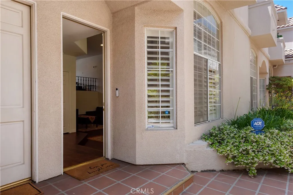 813 N Martel Avenue Unit 2, Los Angeles, CA 90046 - Main photo, Los Angeles, CA