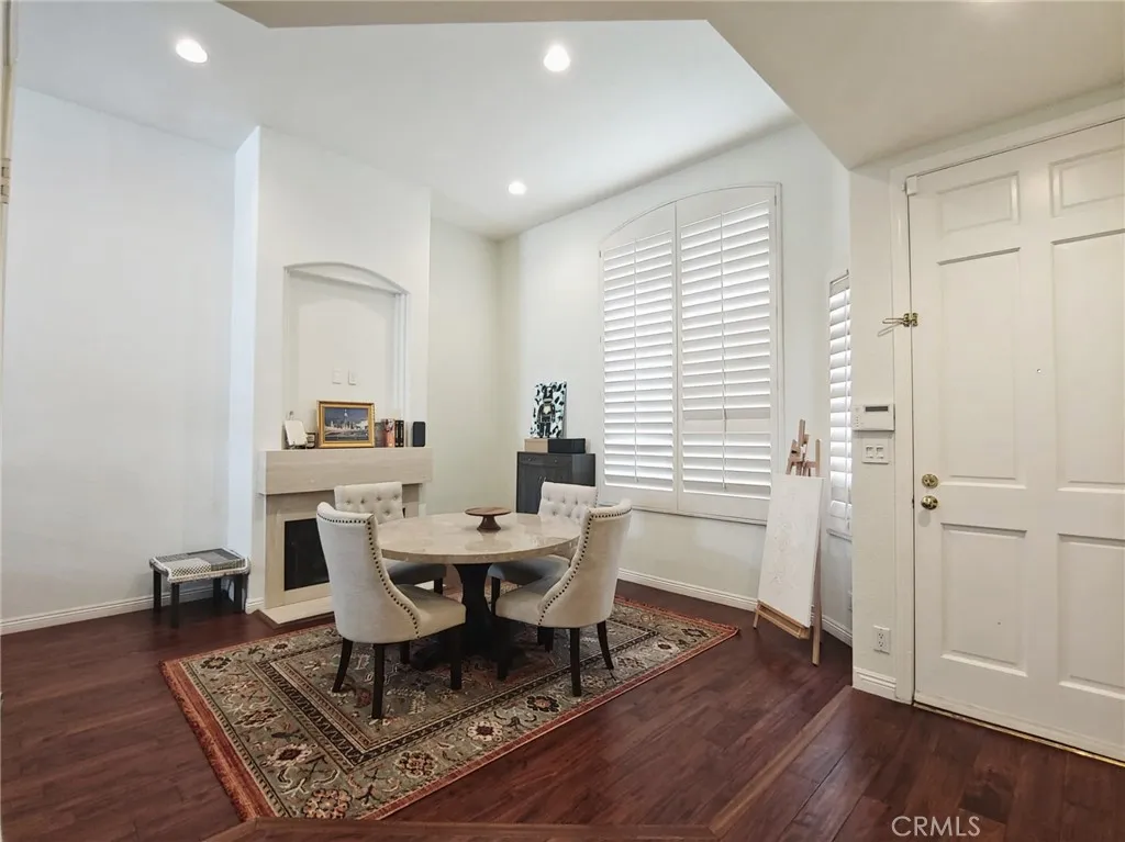 813 N Martel Avenue Unit 2, Los Angeles, CA 90046 - Photo 4 of 24, Los Angeles, CA