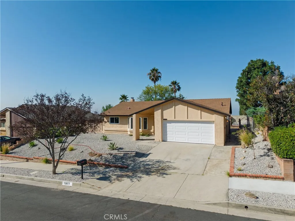 13877 Shablow Avenue, Sylmar, CA 91342 - Main photo, Sylmar, CA