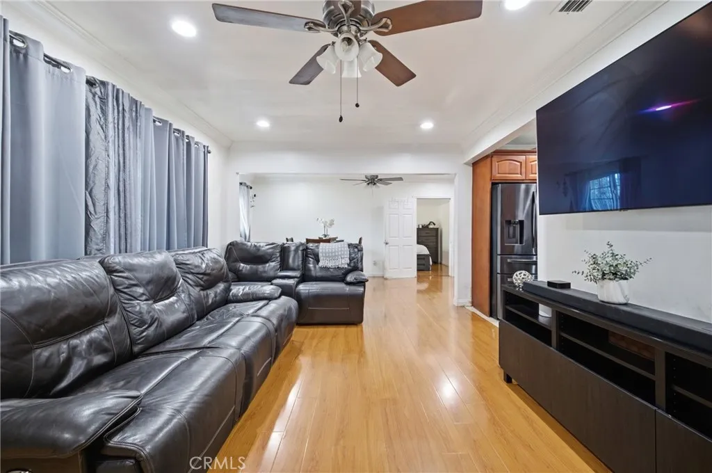 156 E 49th, Long Beach, CA 90805 - Main photo, Long Beach, CA