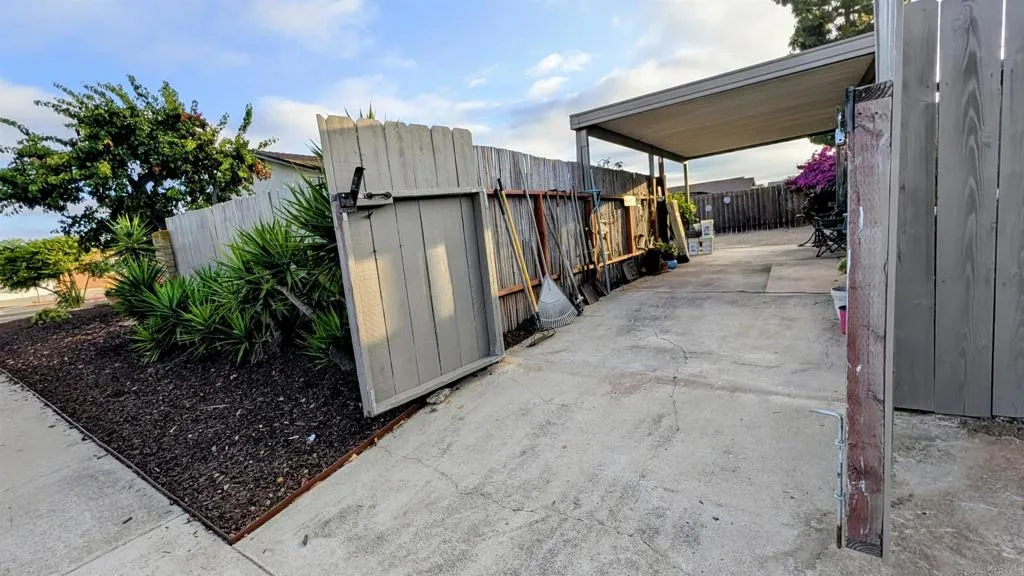 https://cdn.realtyfeed.com/cdn/127/306753598/85f4b1b8e5daf826bb17eba63c49d11e.webp