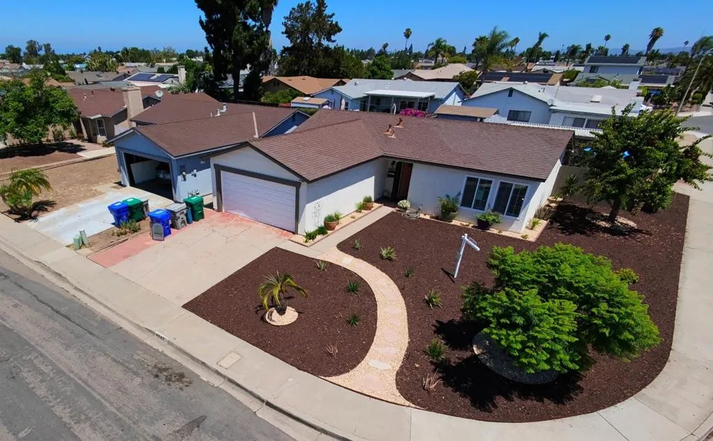 https://cdn.realtyfeed.com/cdn/127/306753598/ebed92c02be044690aad6ea9ae03cc68.webp