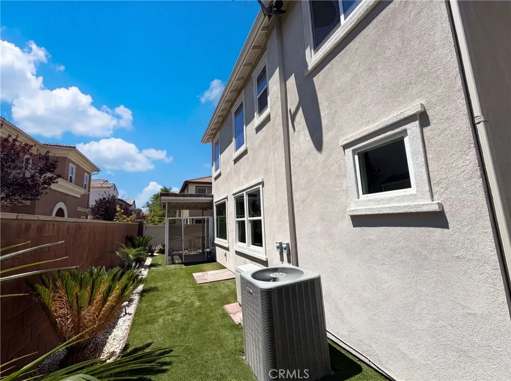 8667 Autumn Path, Chino, CA 91708 - Photo 5 of 38, Chino, CA