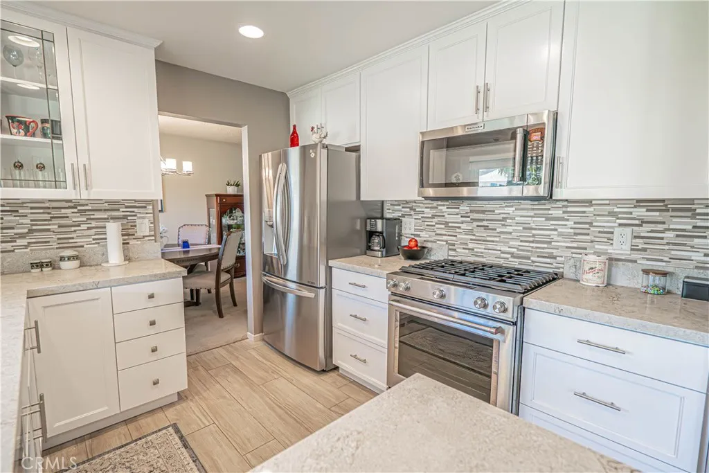 27939 Caraway Lane, Saugus, CA 91350 - Photo 5 of 38, Saugus, CA