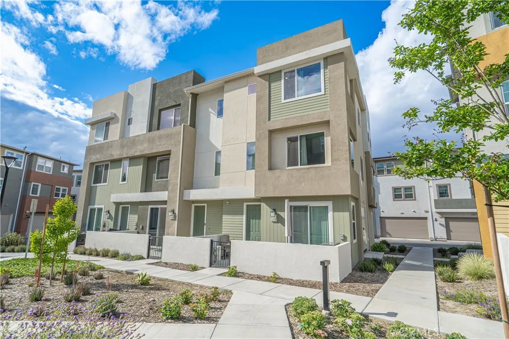 27154 Valley Oak Place, Valencia, CA 91381 - Main photo, Valencia, CA