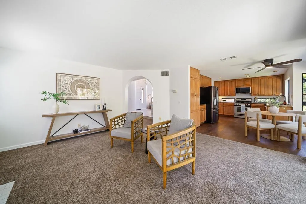https://cdn.realtyfeed.com/cdn/127/306753648/21acf798ec545b7a48522983502f295a.webp