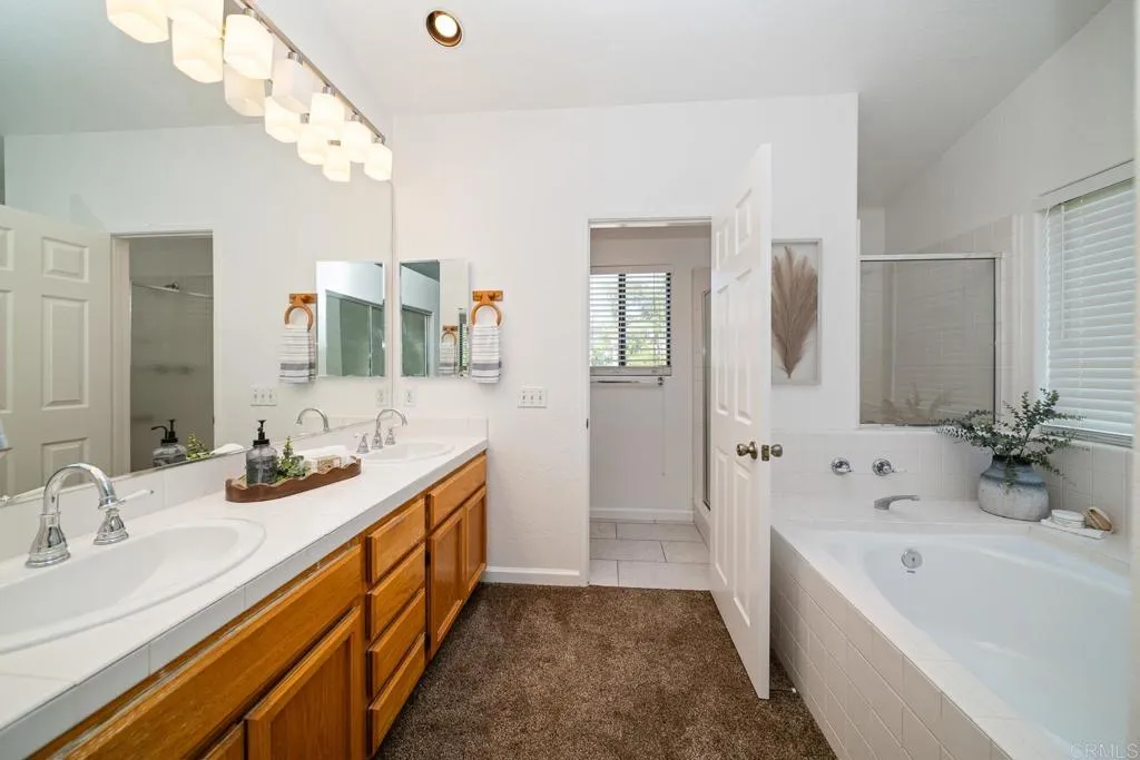 https://cdn.realtyfeed.com/cdn/127/306753648/7a4a6822a91bab3918fa3ea8513cc3e0.webp