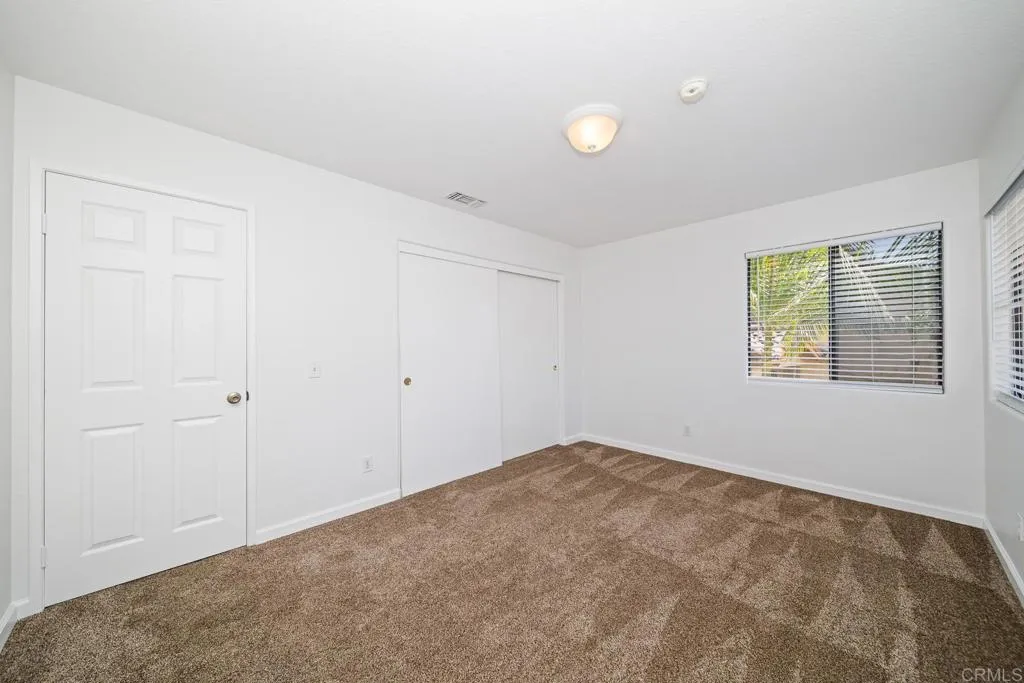 https://cdn.realtyfeed.com/cdn/127/306753648/f138acbc4c0c495489fd2203e779c6b9.webp